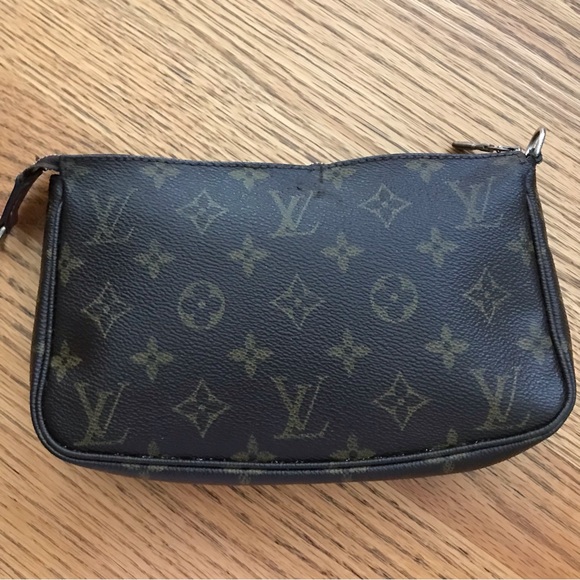 Louis Vuitton Handbags - Louis Vuitton Pochette Accessoires - Monogram
